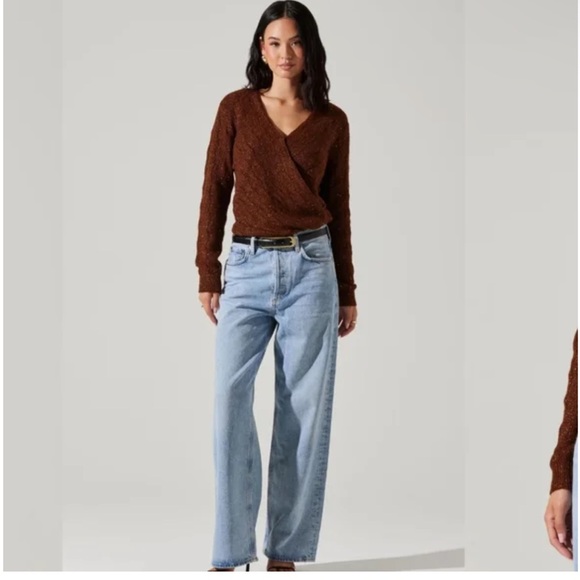 ASTR The Label Surplice Sequin Wrap Long Sleeve Knit Sweater in Copper Size XS - Picture 2 of 11